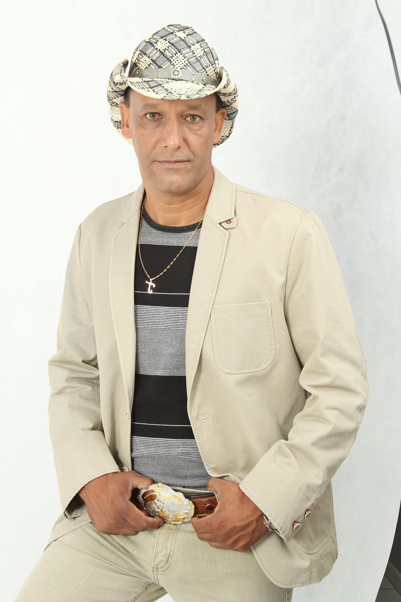 JM Oliveira, cantor independente da Grande São Paulo